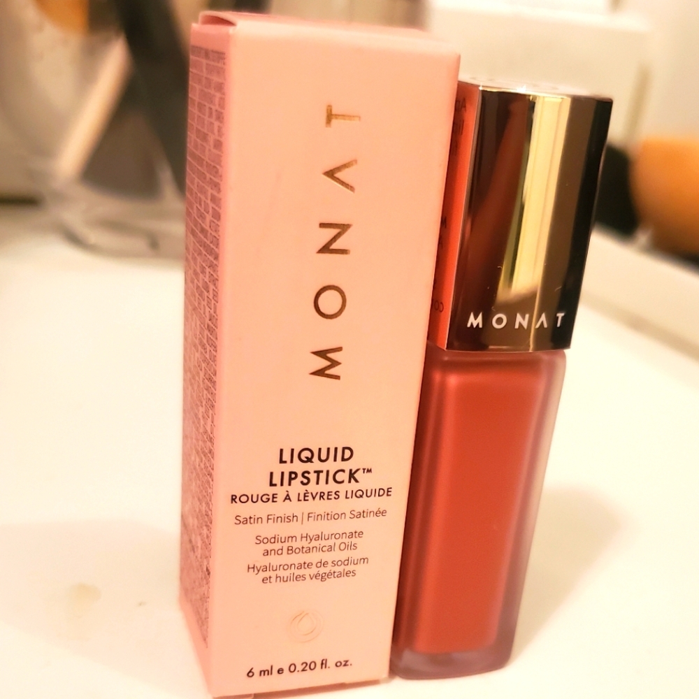 Monat Liquid Lipstick